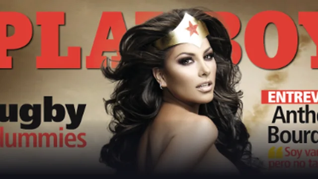 Parte superior de la portada de Playboy Venezuela de diciembre de 2011, con Gaby Ramírez como Mujer Maravilla
